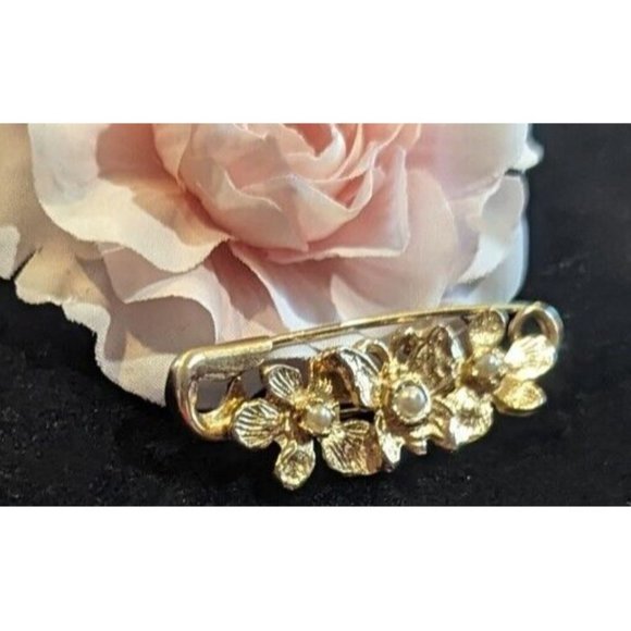 Vintage Triple Flower Gold Tone Faux Pearl Brooch Pin 1.5" - Picture 2 of 6